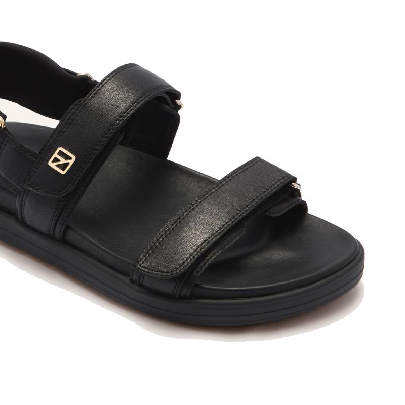 Frankie 4 Rome black sandal