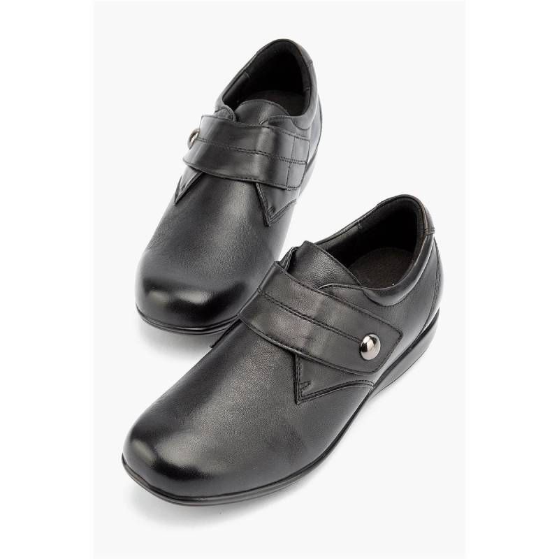 Klouds whisper black womens velcro shoe
