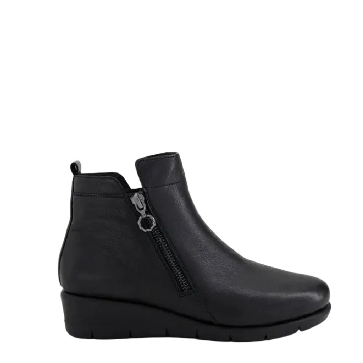 Supersofr Mavis black leather womens boot